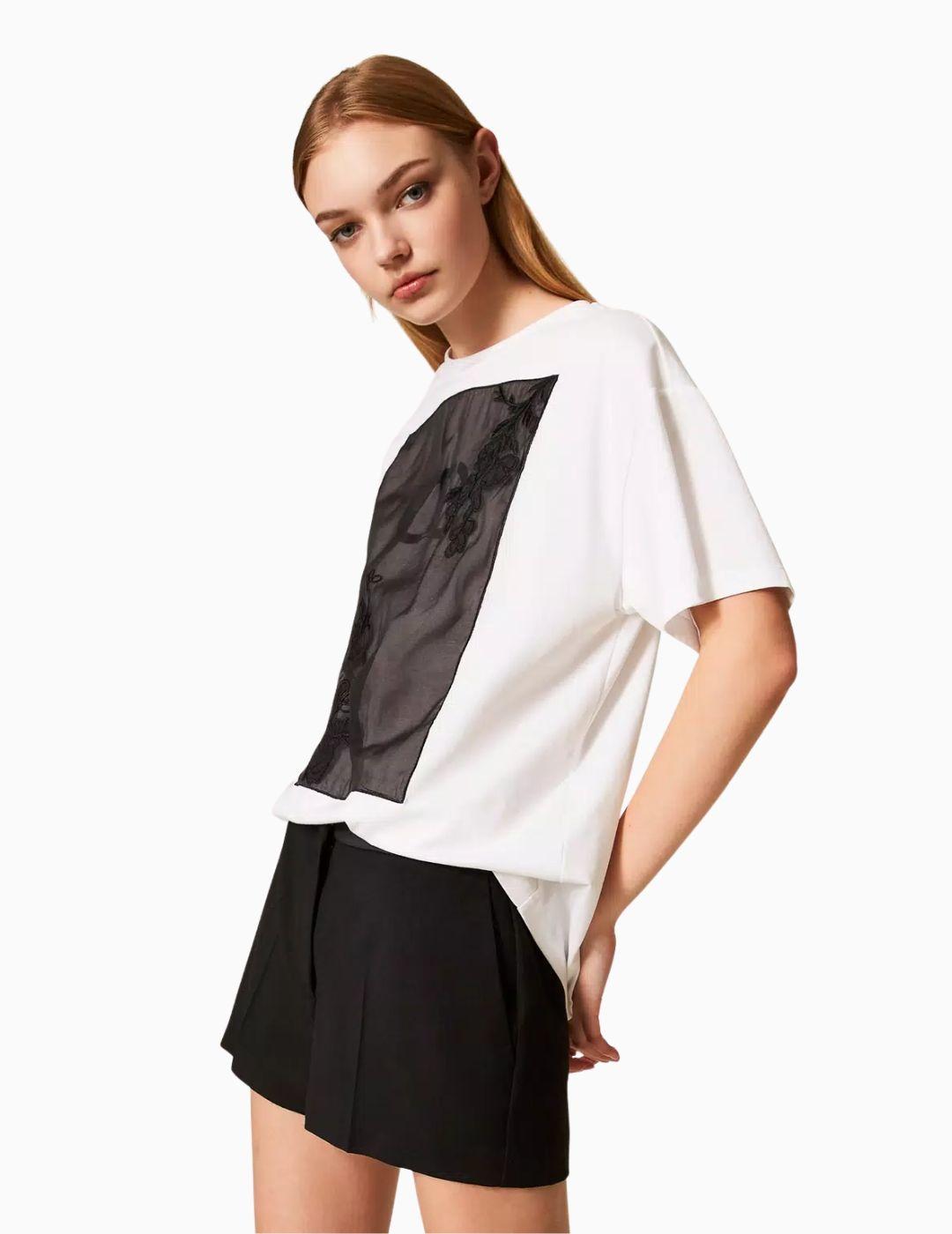 CAMISETA TWINSET OVERSIZE CON BORDADO FLORAL 