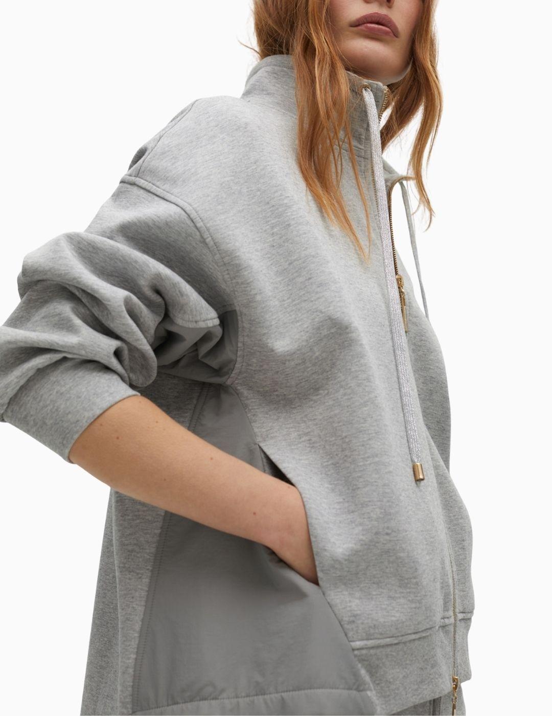 SUDADERA LOLA CSDM DETALLES LATERAL Y ESPALDA GRIS