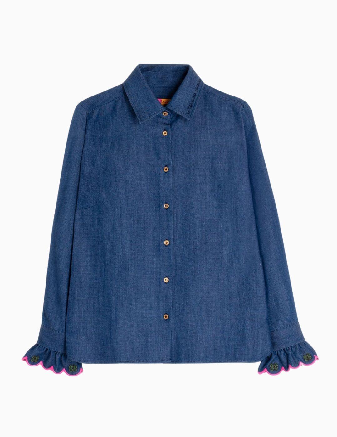 CAMISA VILAGALLO DENIM CON BORDADO ONDAS Y FRASE 