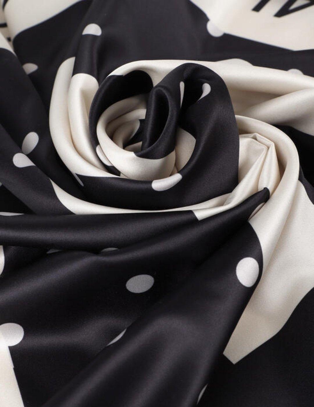 PAÑUELO LOLA CSDM BY MAITE ESTAMPADO TOPITOS Y M