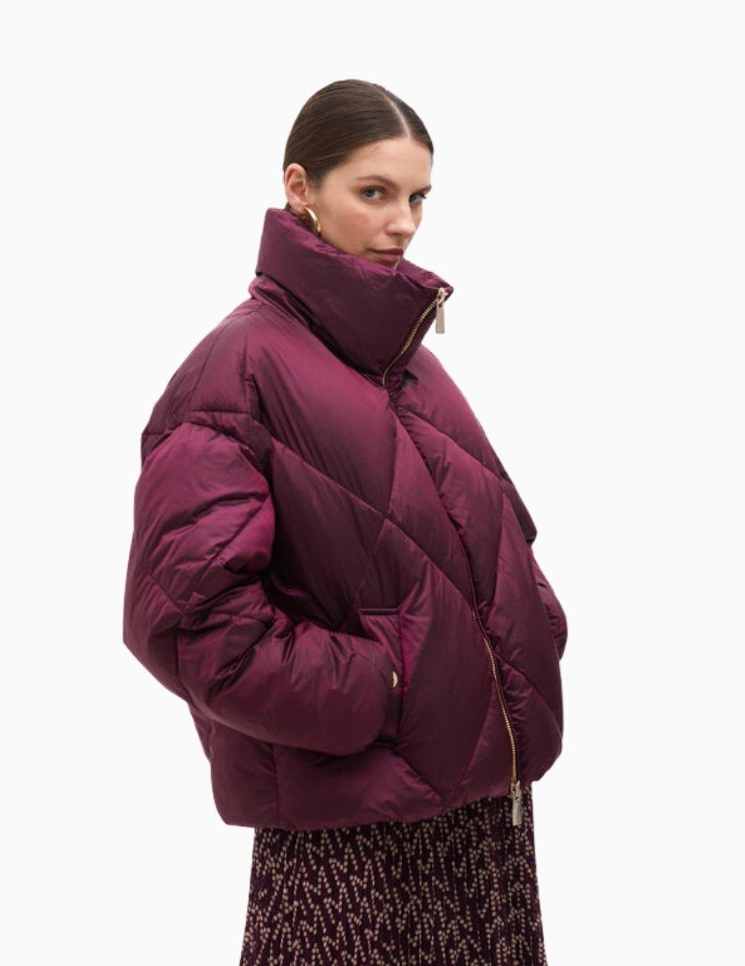 ANORAK LOLA CSDM BY MAITE MIDI METALIZADO BURDEOS