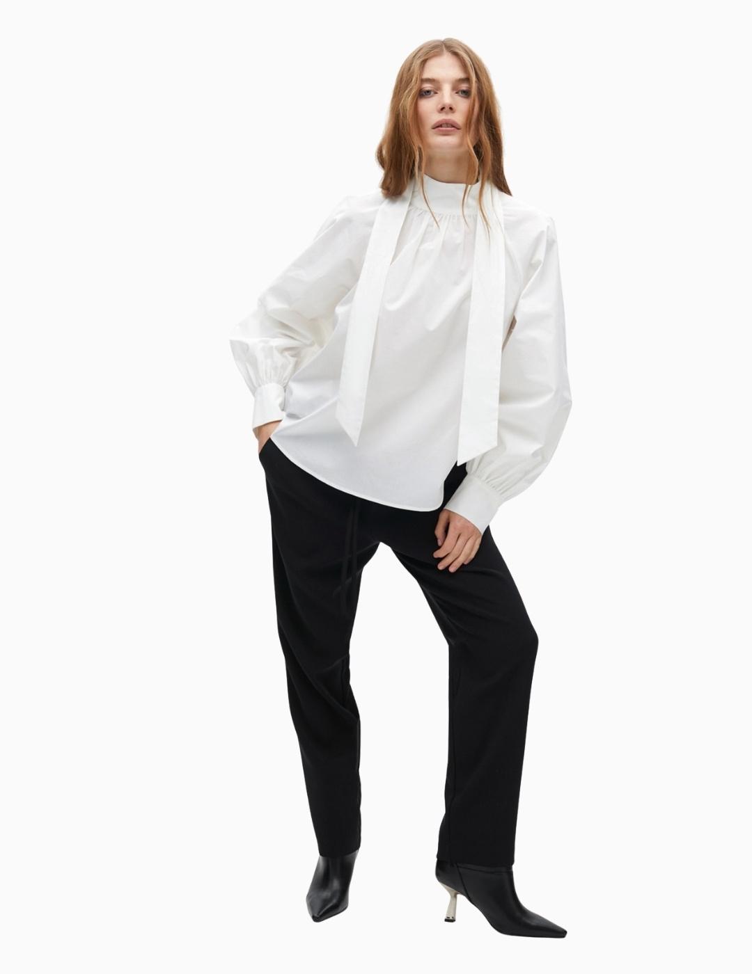 CAMISA LOLA CSDM LAZADA Y MANGAS ABULLONADAS