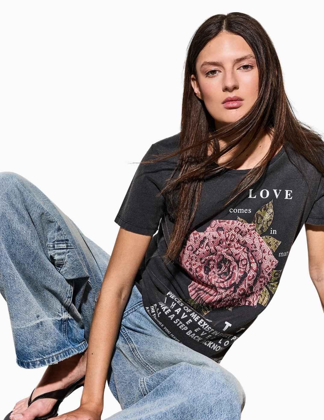 CAMISETA BSB PEDRERÍA Y ESTAMPADO CARBÓN