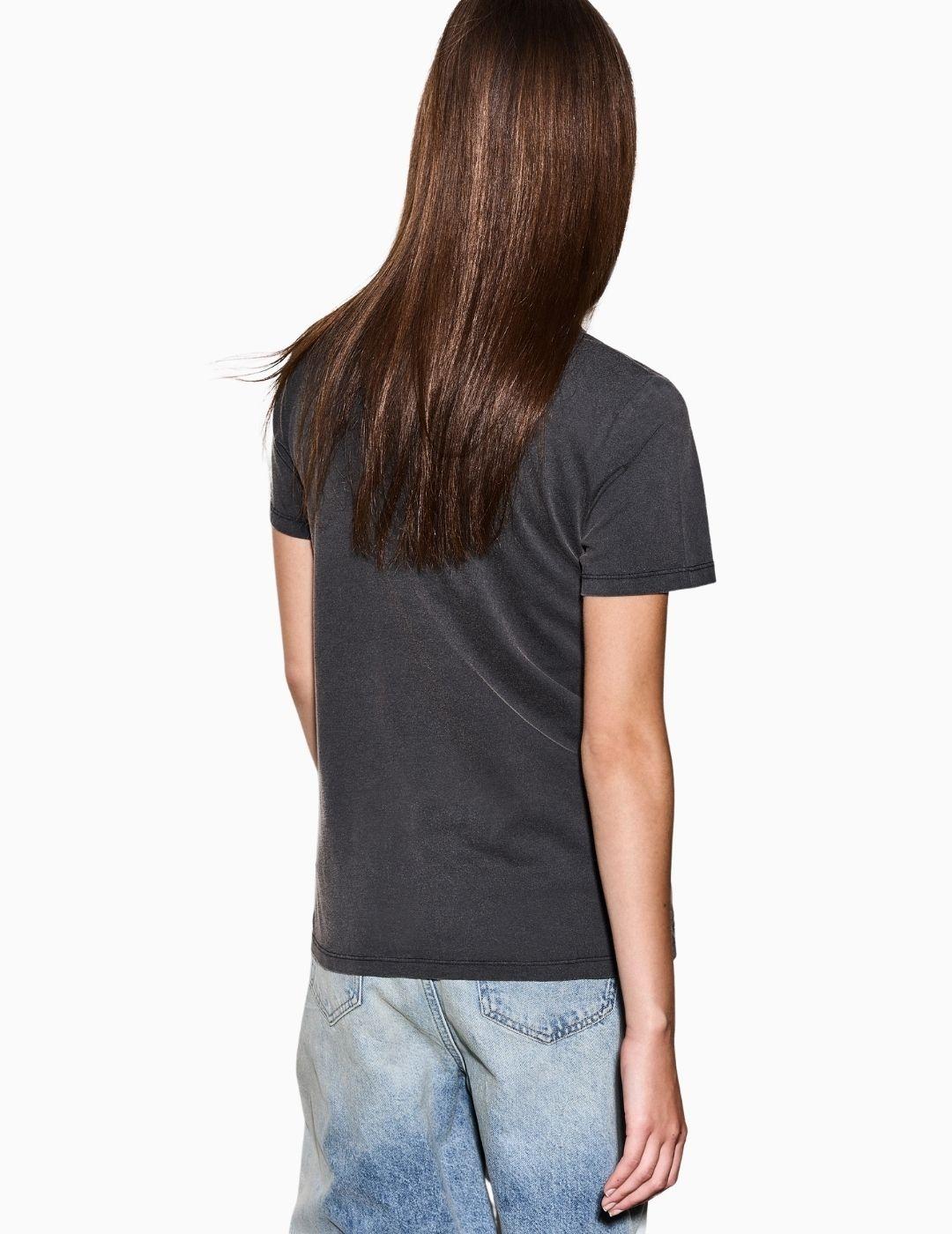 CAMISETA BSB PEDRERÍA Y ESTAMPADO CARBÓN