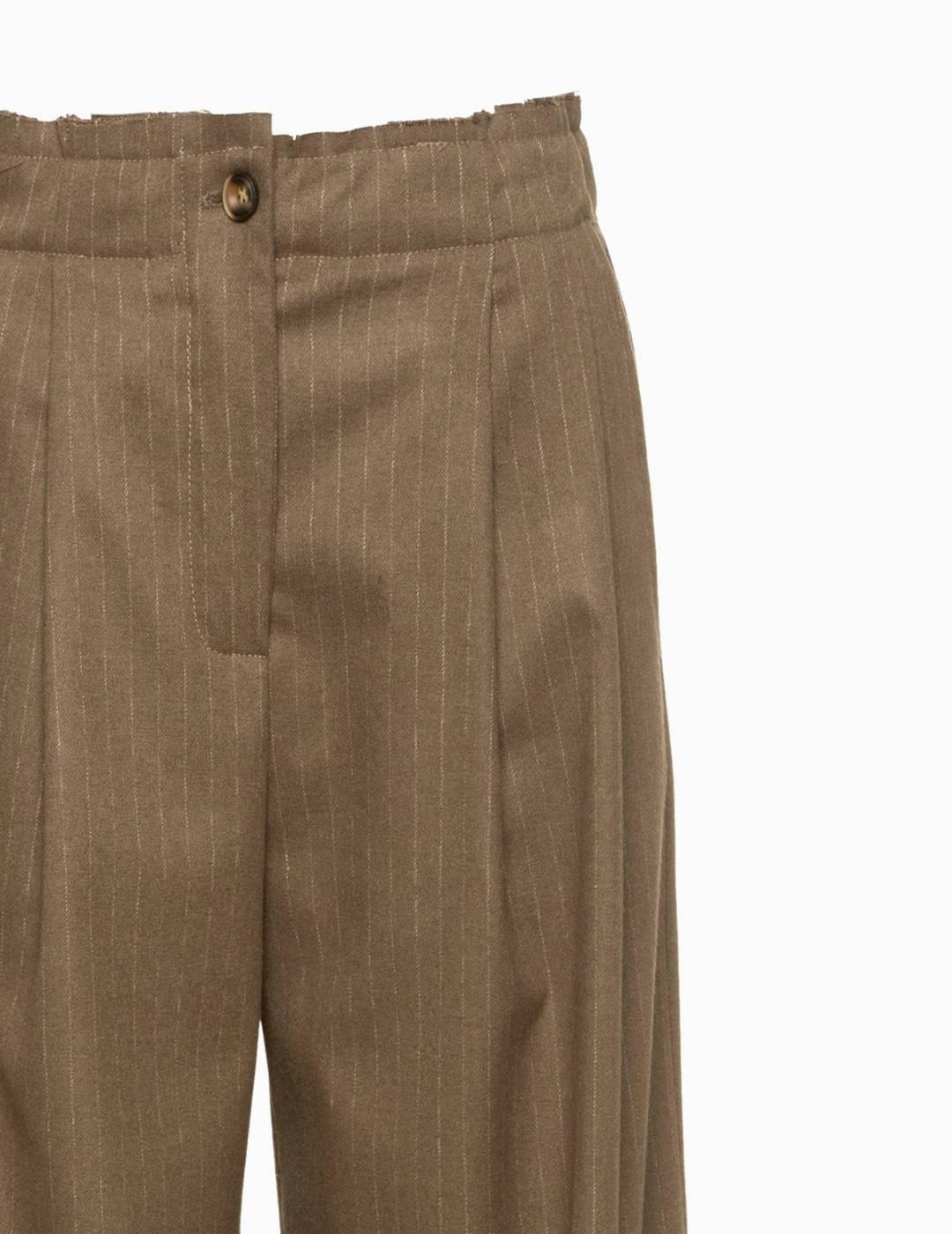 PANTALÓN BSB DE PINZAS Y RAYA DIPLOMÁTICA MARRÓN