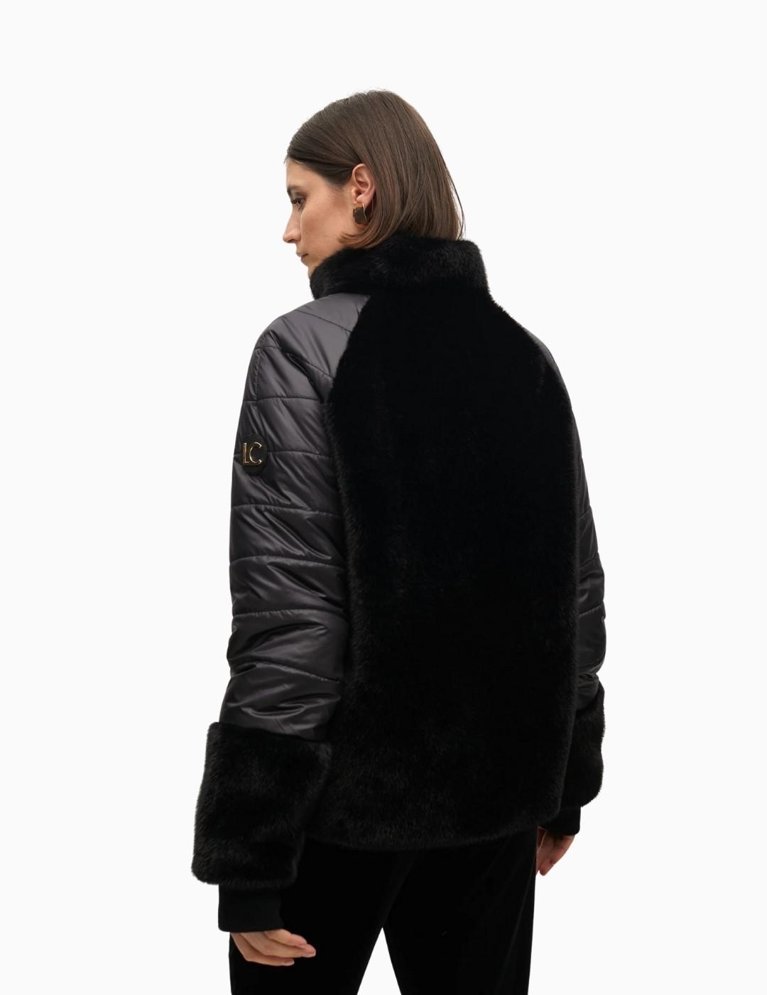 ABRIGO LOLA CSDM COMBINADO PIEL Y PELO  NEGRO