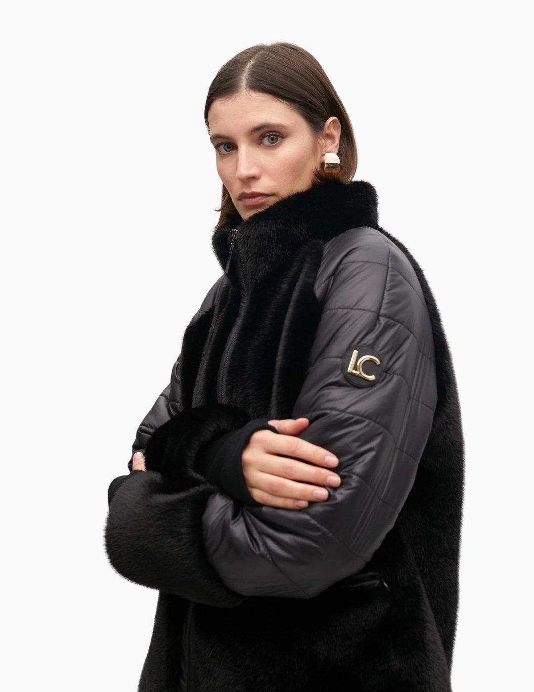 ABRIGO LOLA CSDM COMBINADO PIEL Y PELO  NEGRO