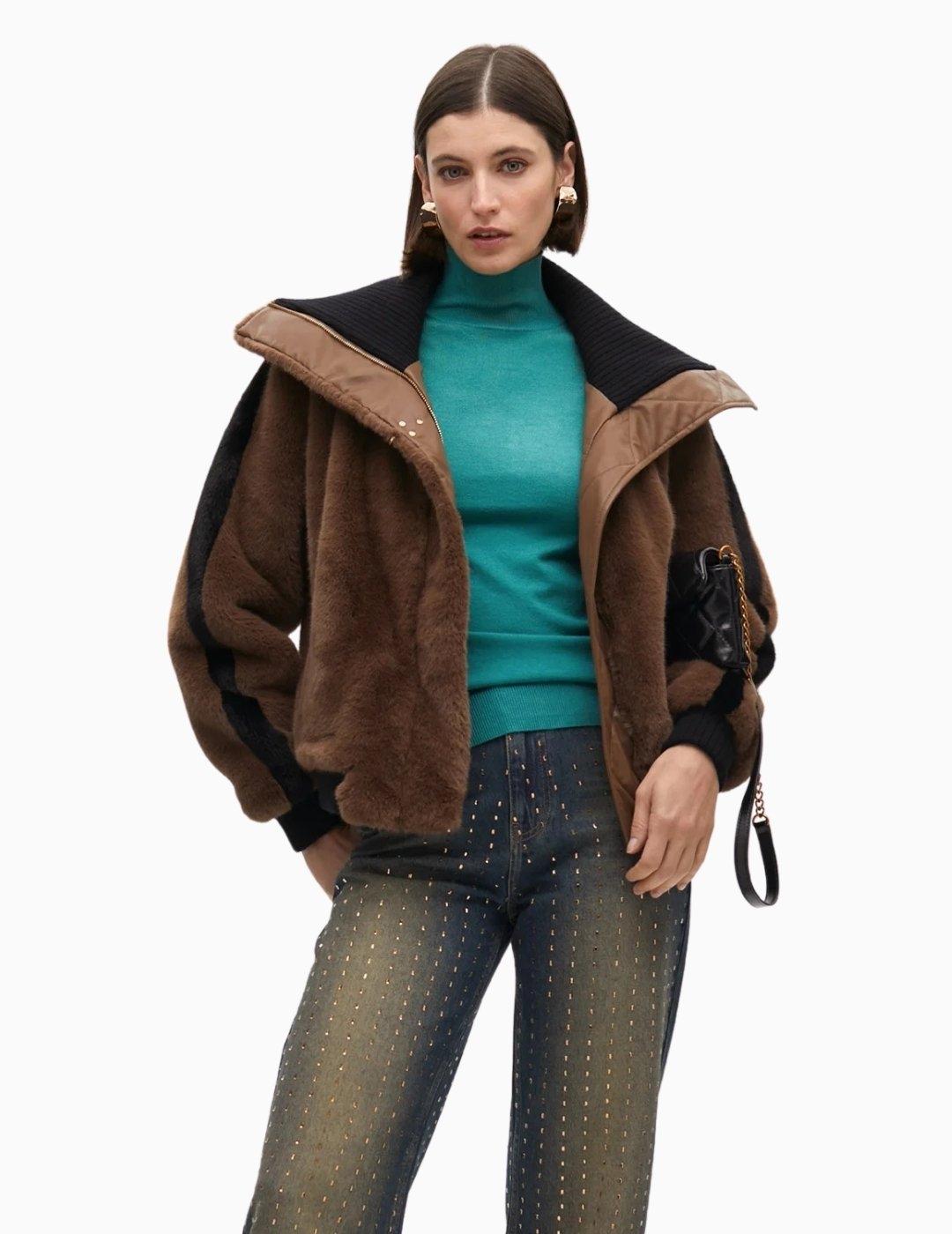 ABRIGO LOLA CSDM CORTO  PELO DETALLE LATERAL