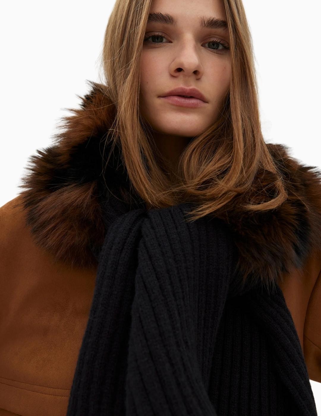 BUFANDA LOLA CSDM COMBINADA PUNTO Y PELO NEGRA