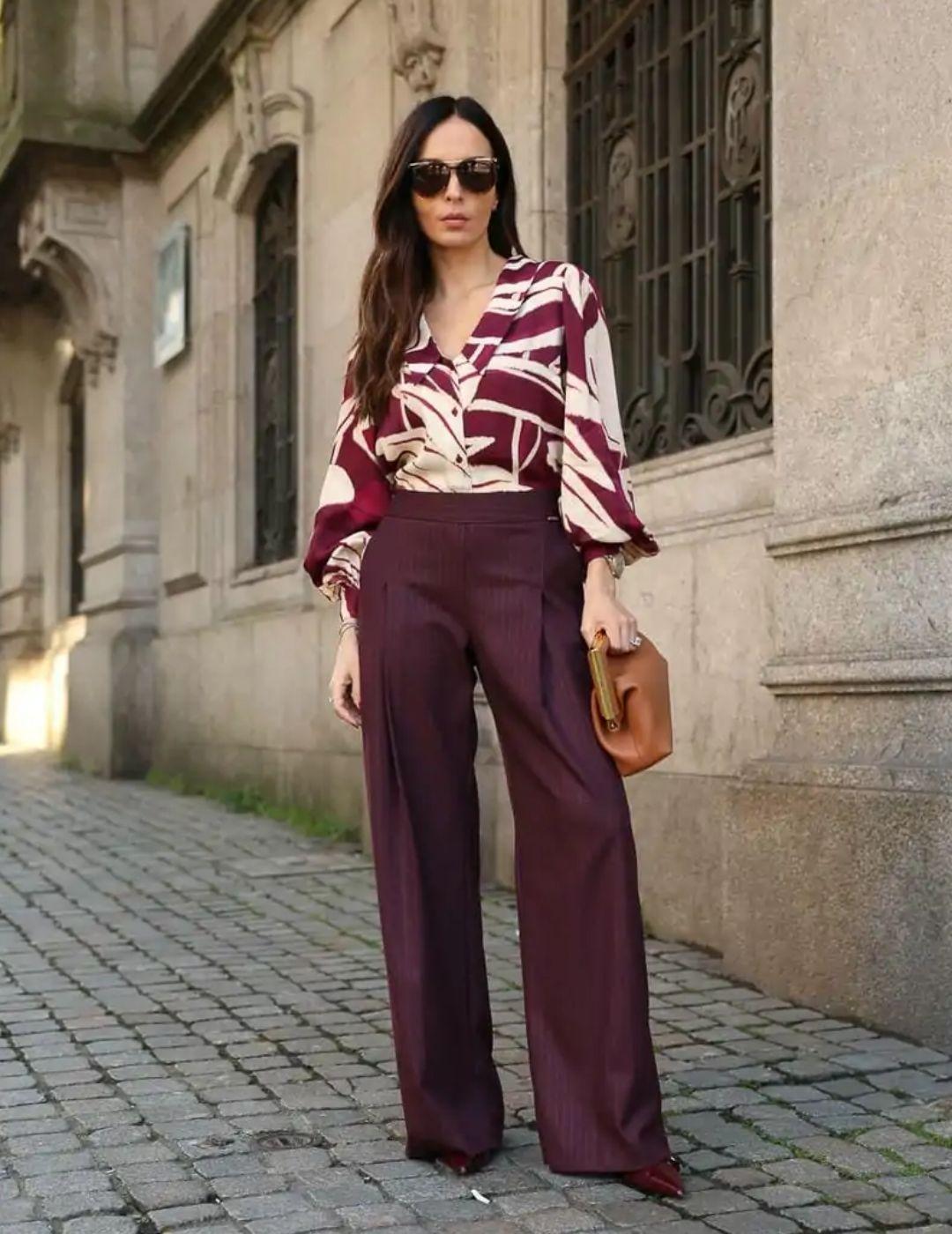 BLUSA SCRIPTA ESTAMPADA CON MANGA ABALONADA